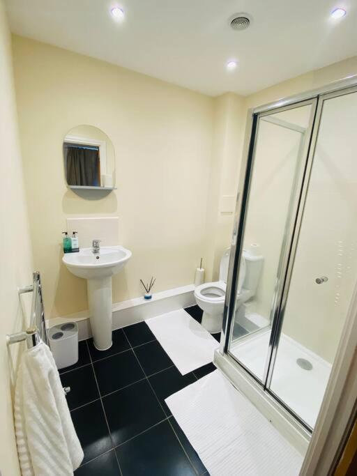 Beautiful And Modern 2 Bedroom Flat In Colindale Edgware Extérieur photo